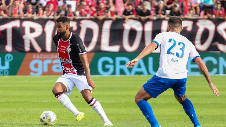 Avaí saiu na frente, mas Joinville conseguiu buscar o empate na segunda etapa (Foto: Gustavo Mejía, Jec)