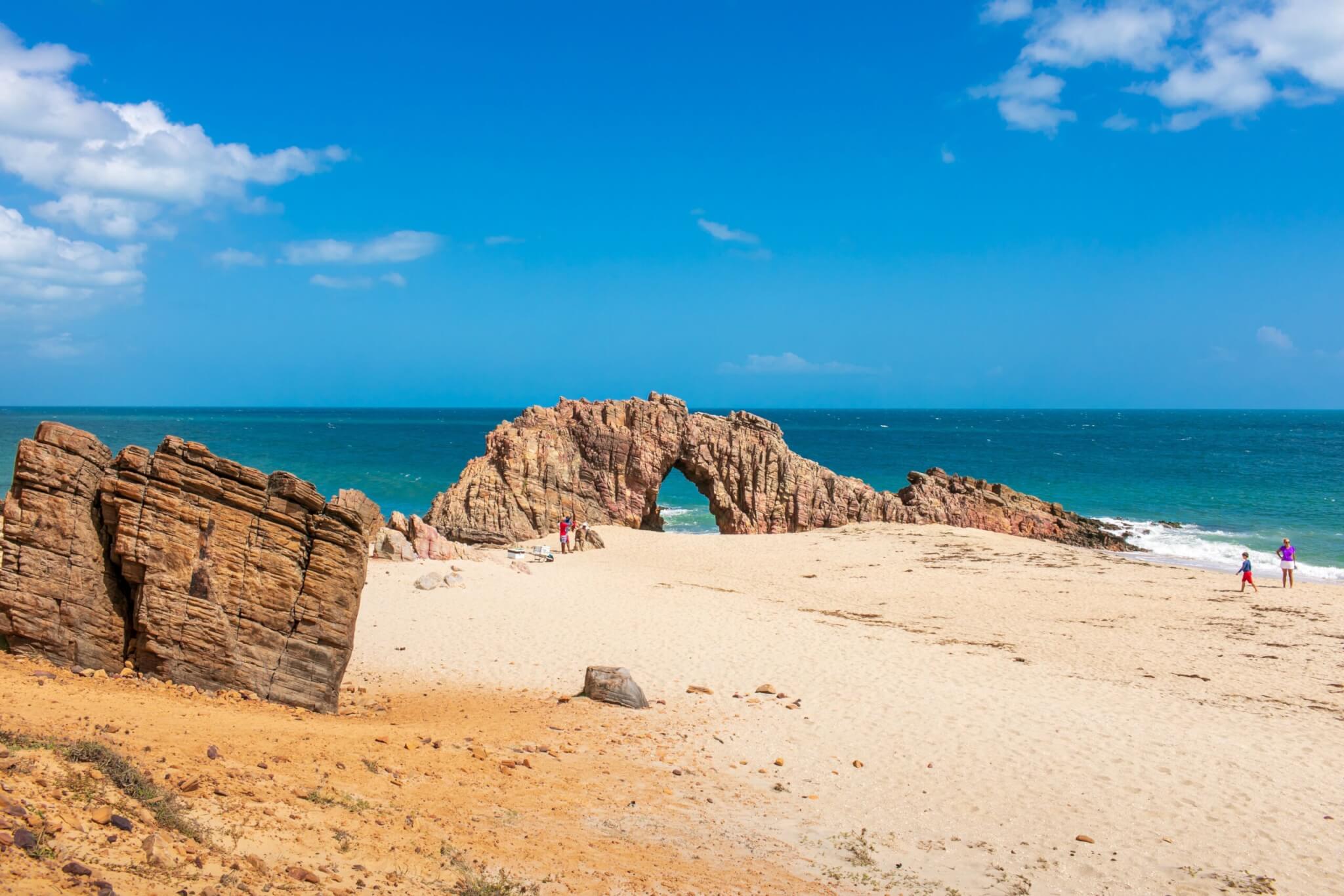 Jericoacoara é o destino ideal para aproveitar a natureza com família e amigos (Imagem: Luis War | Shutterstock)