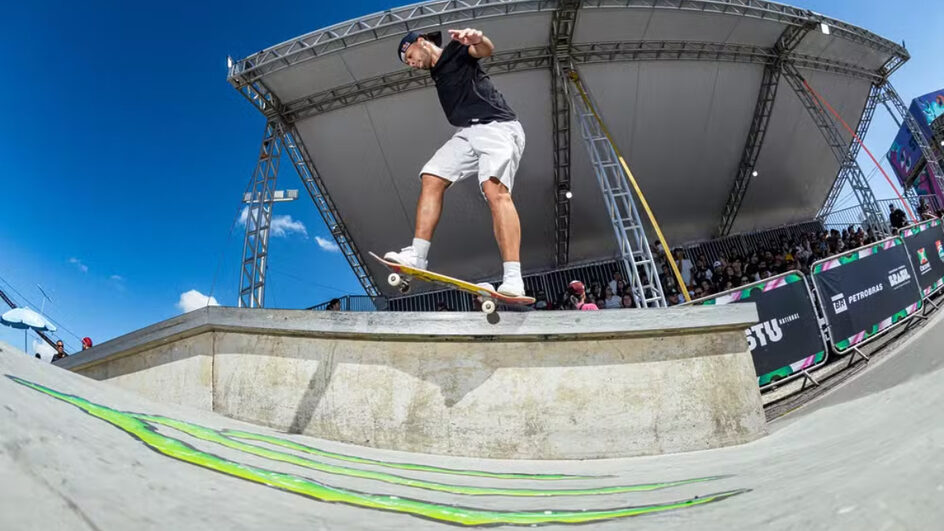 Lucas Rabelo é campeão de skate street no STU Criciúma.png