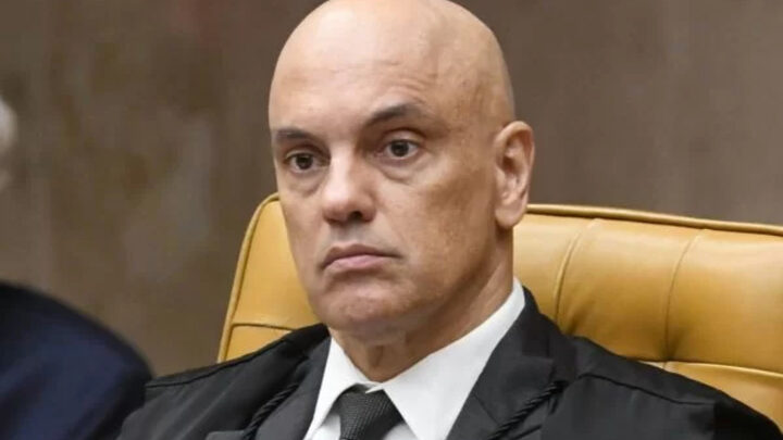 Moraes intima Bolsonaro a explicar em 48 horas estadia em embaixada