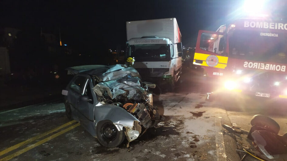 Motorista morre em colisão frontal com caminhão na BR-282 em Ponte Serrada