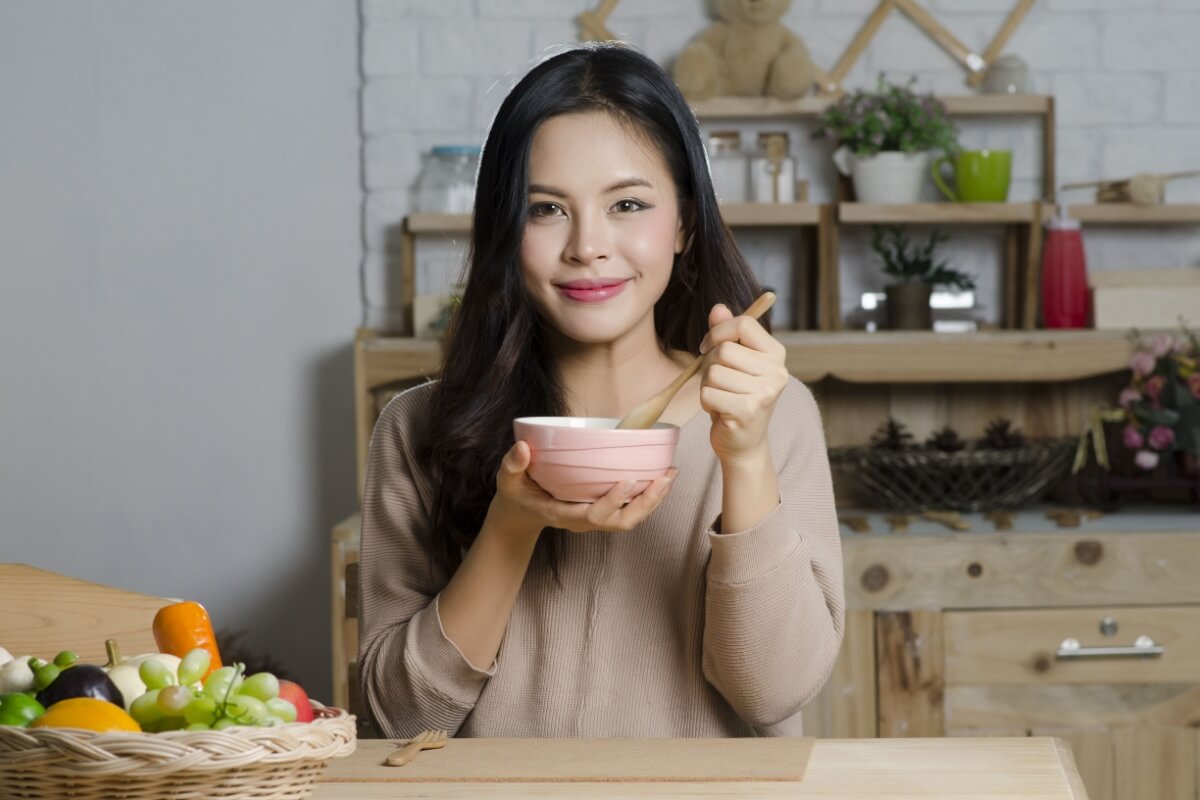 Batatas, mandioca e inhame são fontes de vários nutrientes (Imagem: chaythawin | Shutterstock)