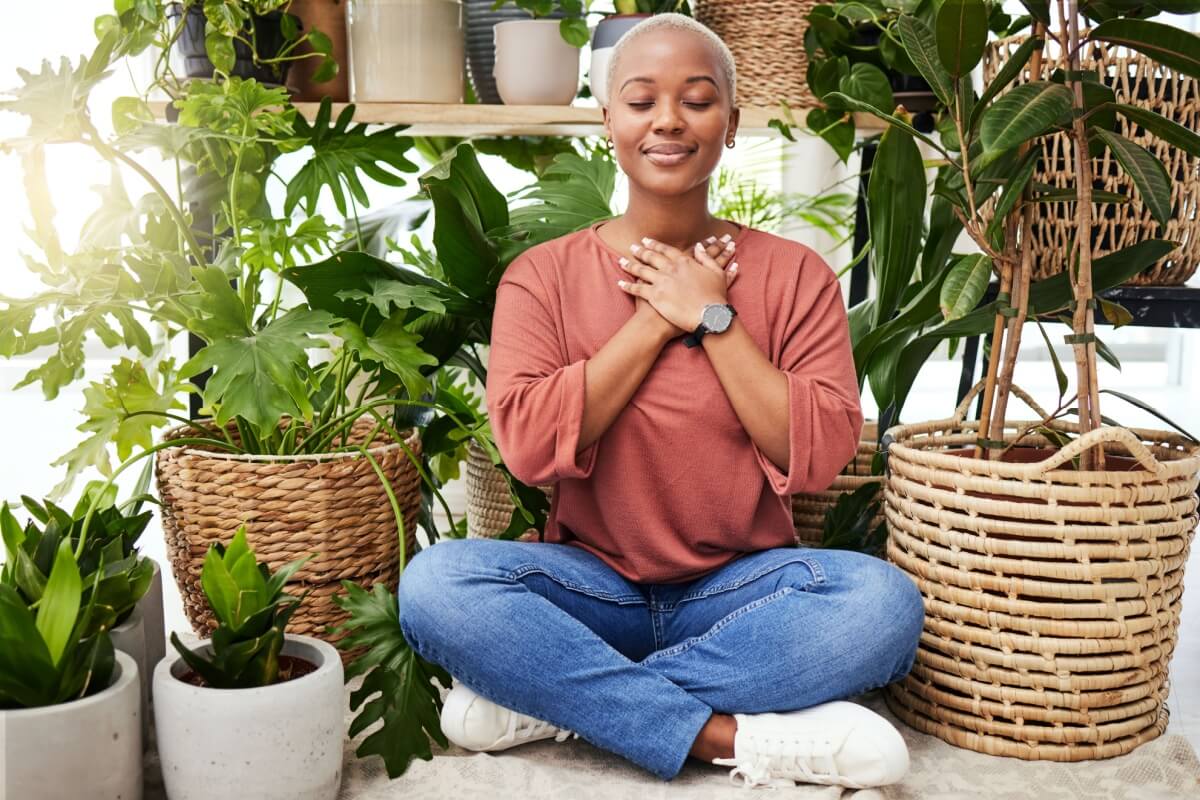 Drible os efeitos das energias negativas e mantenha-se motivado em suas atividades diárias (Imagem: PeopleImages.com | Shutterstock)
