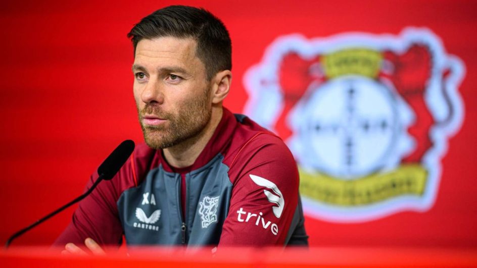 Xabi Alonso é um dos grandes treinadores do futebol europeu na atual temproada, (Foto: Divulgação Bayern Leverkusen)