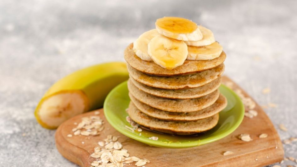 Panqueca de banana e aveia (Imagem: Ustynchenko Iryna | Shutterstock)