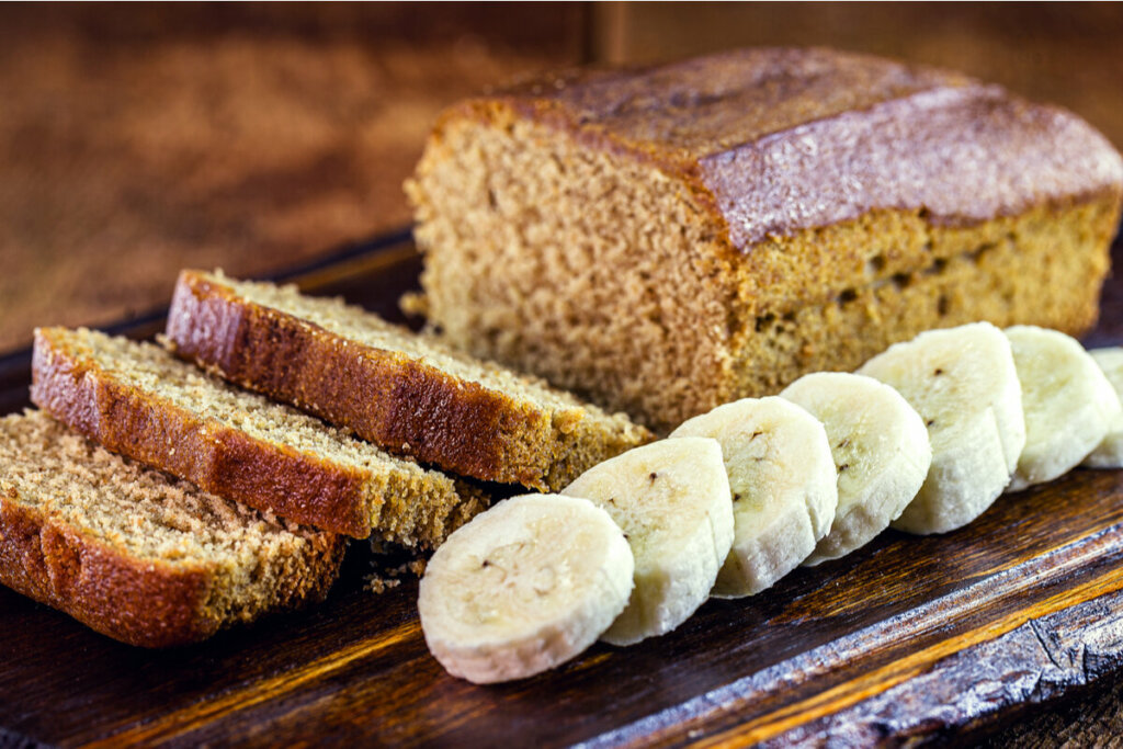 Pão de banana com canela (Imagem: RHJPhtotos | Shutterstock)