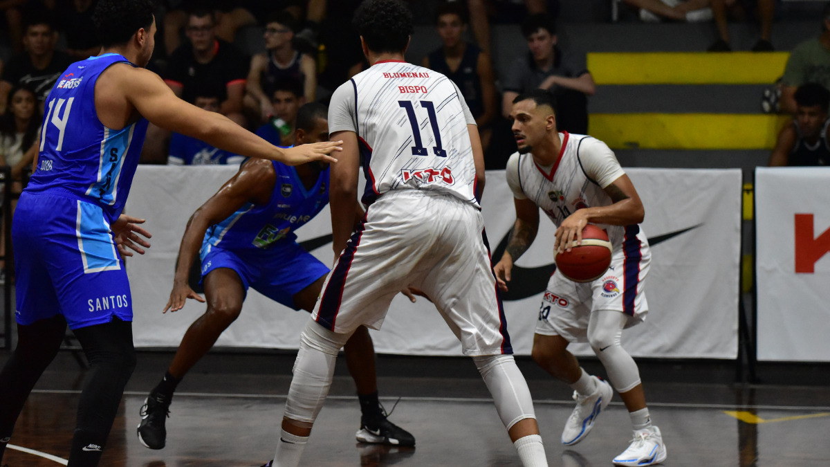 Santos-vence-Blumenau-no-Campeonato-Brasileiro-de-Basquete-3.jpg