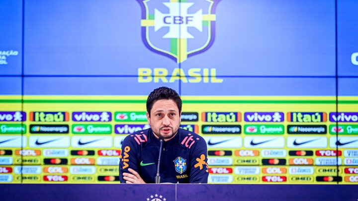 Arthur Elias comanda a seleção brasileira feminina (Foto: Divulgação, CBF)