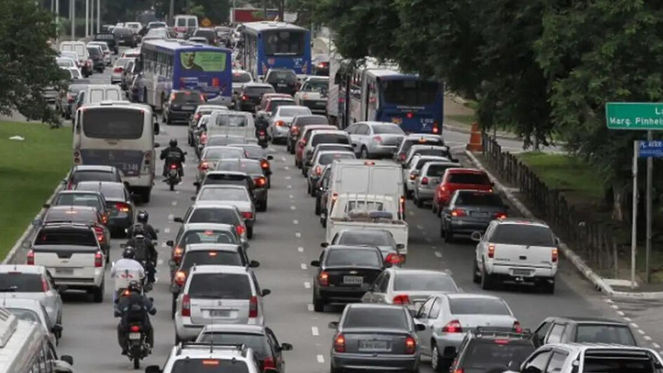 Senado aprova isenção de IPVA para carros com mais de 20 anos