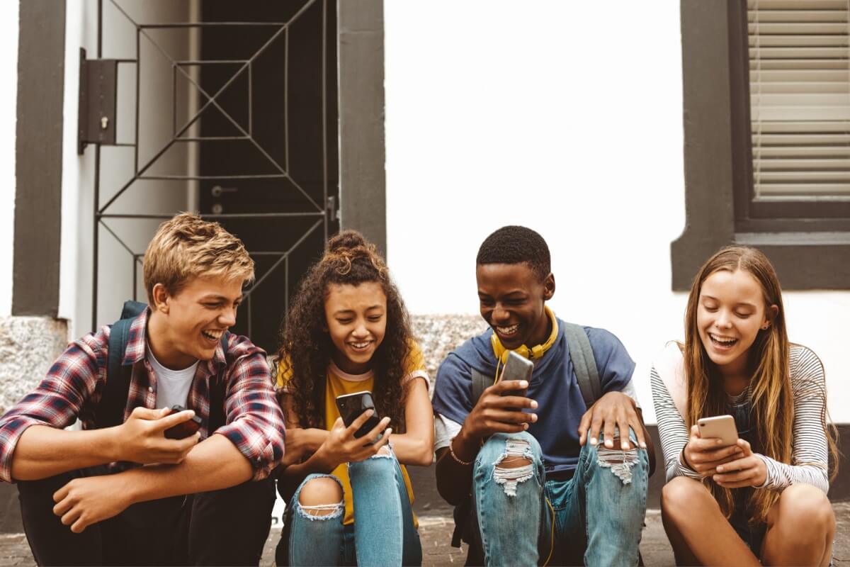 O cyberbullying pode causar danos graves à saúde emocional e mental dos adolescentes (Imagem: Jacob Lund | Shutterstock)