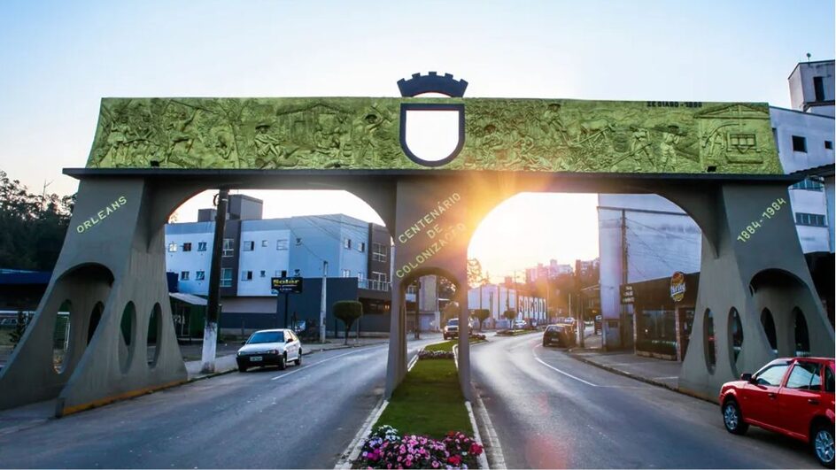 Cidade de SC abre concurso público com salário de até R$ 9,6 mil