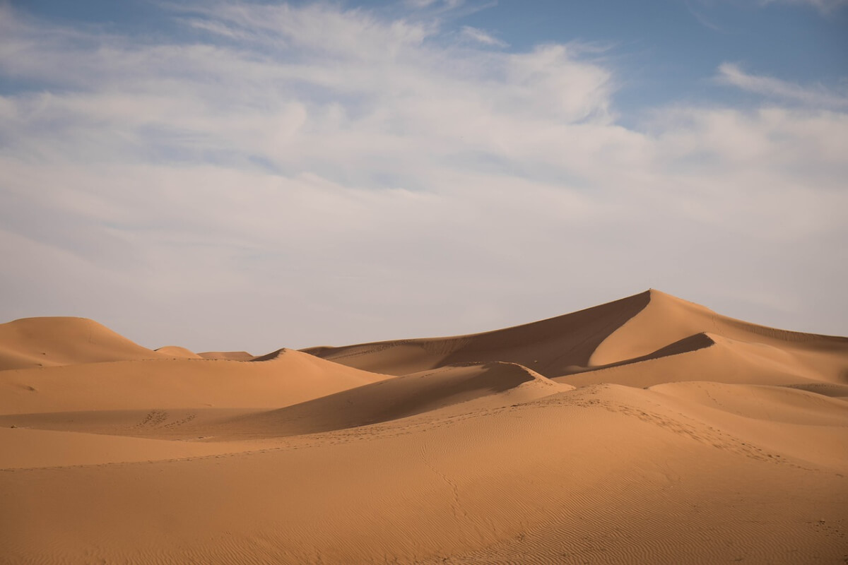 O Saara é o maior deserto quente do mundo, abrangendo uma grande área do continente africano (Imagem: TuendeBede | Pixabay)