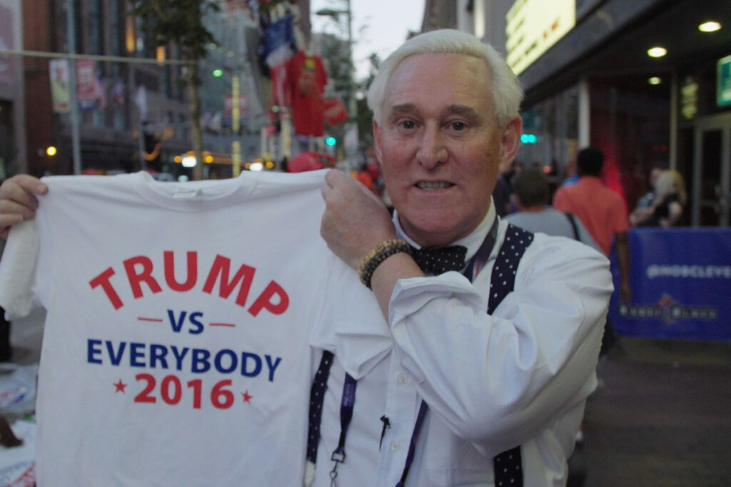 O documentário ‘Get me Roger Stone’ mostra a atuação de Roger Stone na política norte-americana (Imagem: Reprodução digital | Netflix)