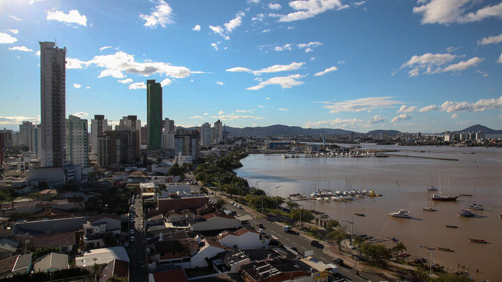 Quais as cidades com os setores mais populosos de Santa Catarina