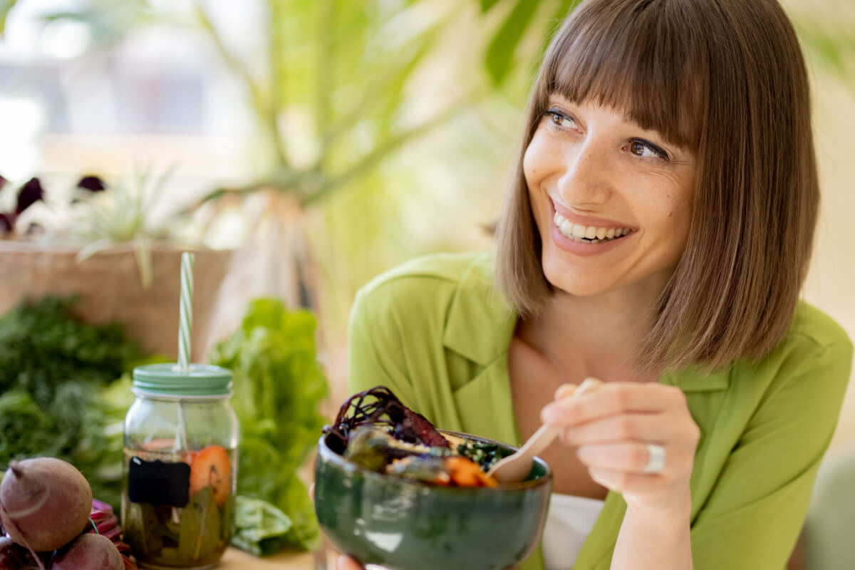 O consumo de fibras é importante para um funcionamento adequado do corpo (Imagem: RossHelen | Shutterstock)