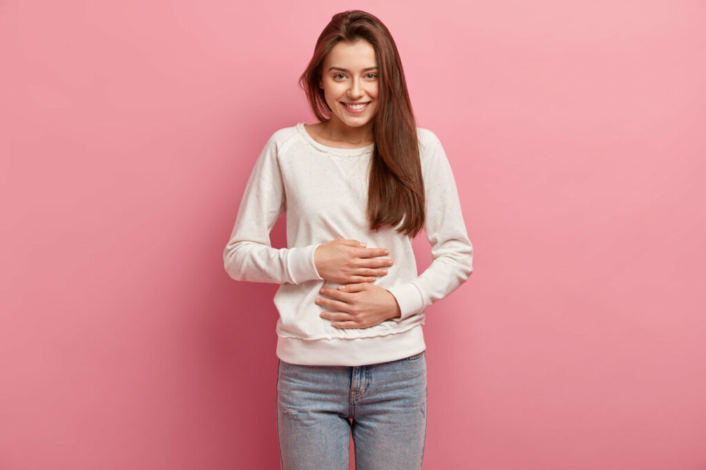 A endometriose pode não causar dor em algumas mulheres (Imagem: Cast Of Thousands | Shutterstock)