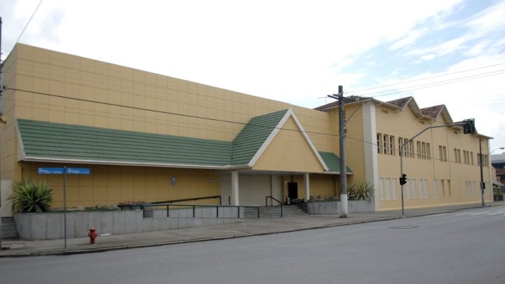 Lojistas ficam preocupados após shopping de Joinville encerrar atividades: "Estamos em choque"