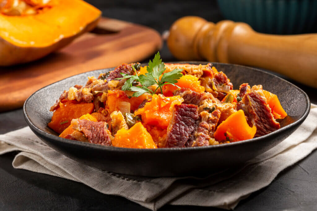 Carne-seca com abóbora (Imagem: WS-Studio | Shutterstock)