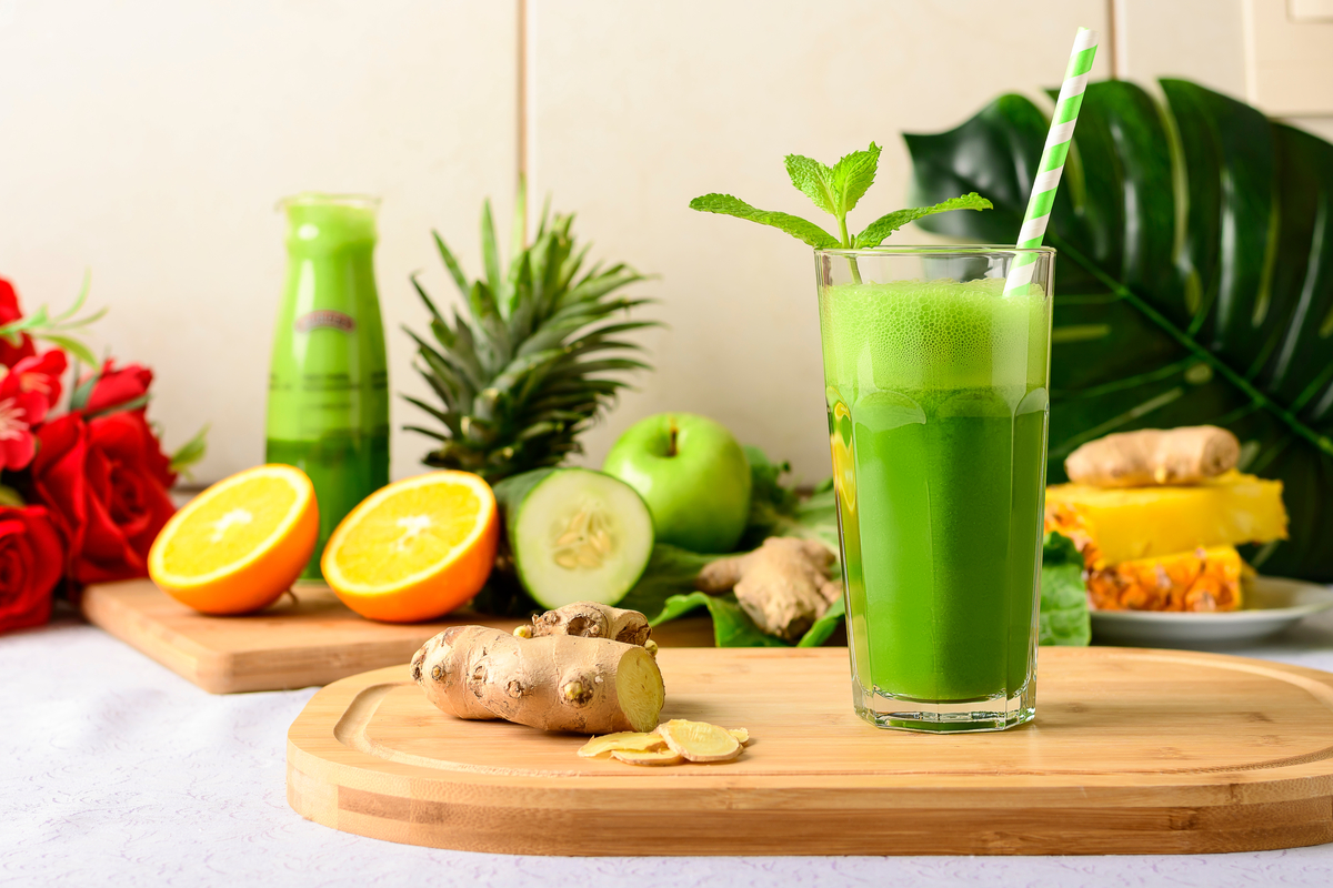 Suco de couve com gengibre (Imagem: New Africa | Shutterstock)