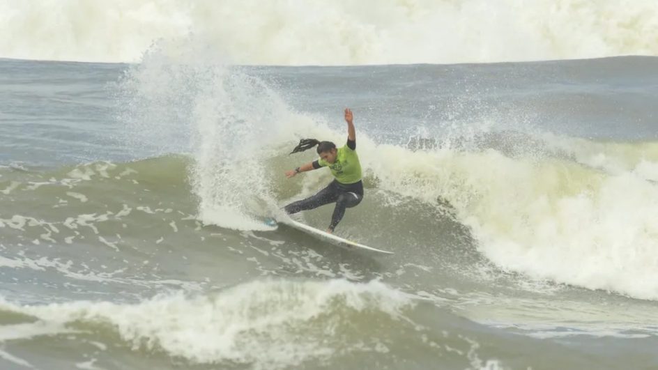 As provas se surfe não serão em Paris; a brasileira vai a Teahupooo, no Haiti, para competir (Foto: Marcio Davi, Divulgação)