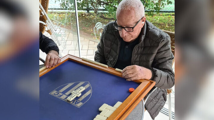 Adeus a Acácio da Venda, o morador de Florianópolis que aos 100 anos batia adversários no dominó
