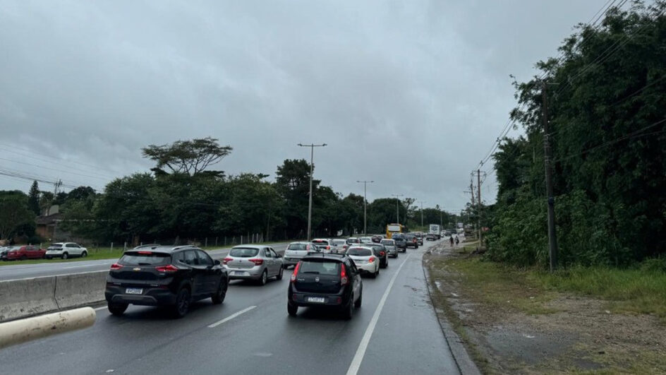 Água baixa e trânsito é normalizado na SC-401, em Florianópolis
