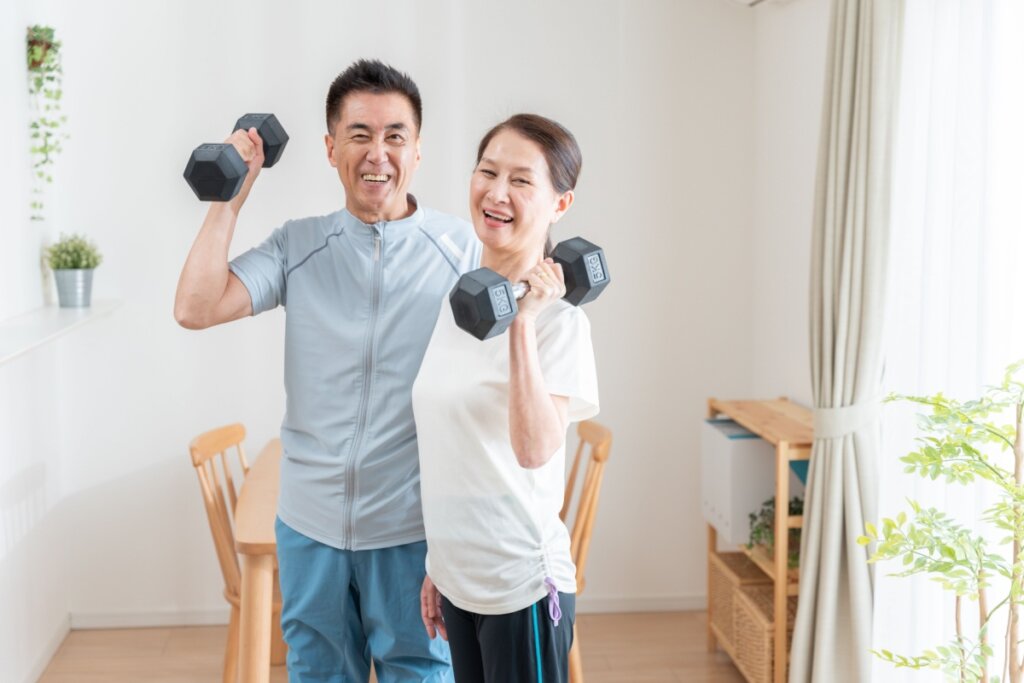 A prática de exercícios físicos ajuda a reduzir a idade biológica (Imagem: polkadot_photo | Shutterstock)
