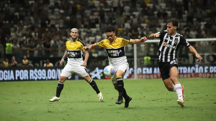 Atlético-MG e Criciúma (Foto: Celso da Luz, Criciúma)