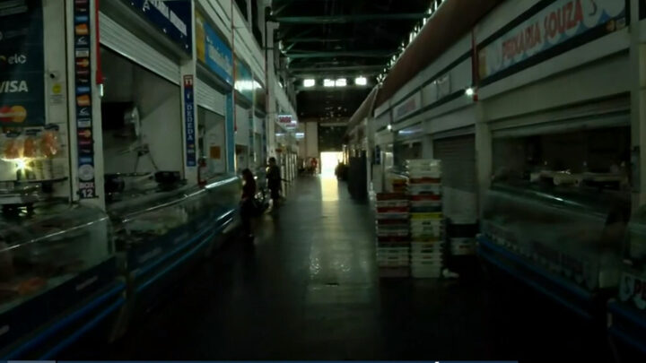 Comerciantes enfrentam falta de luz no Mercado Público de Florianópolis