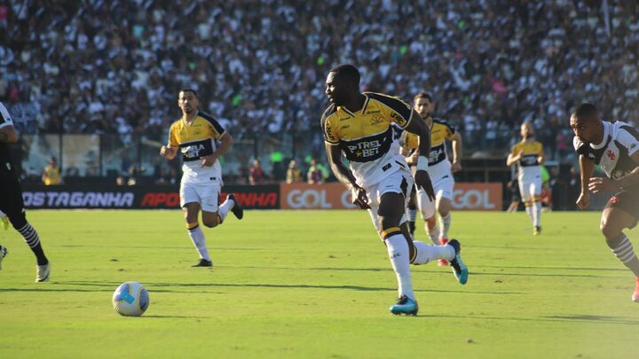 Criciúma vence o Vasco (Foto: Celso da Luz, Criciúma, Divulgação)