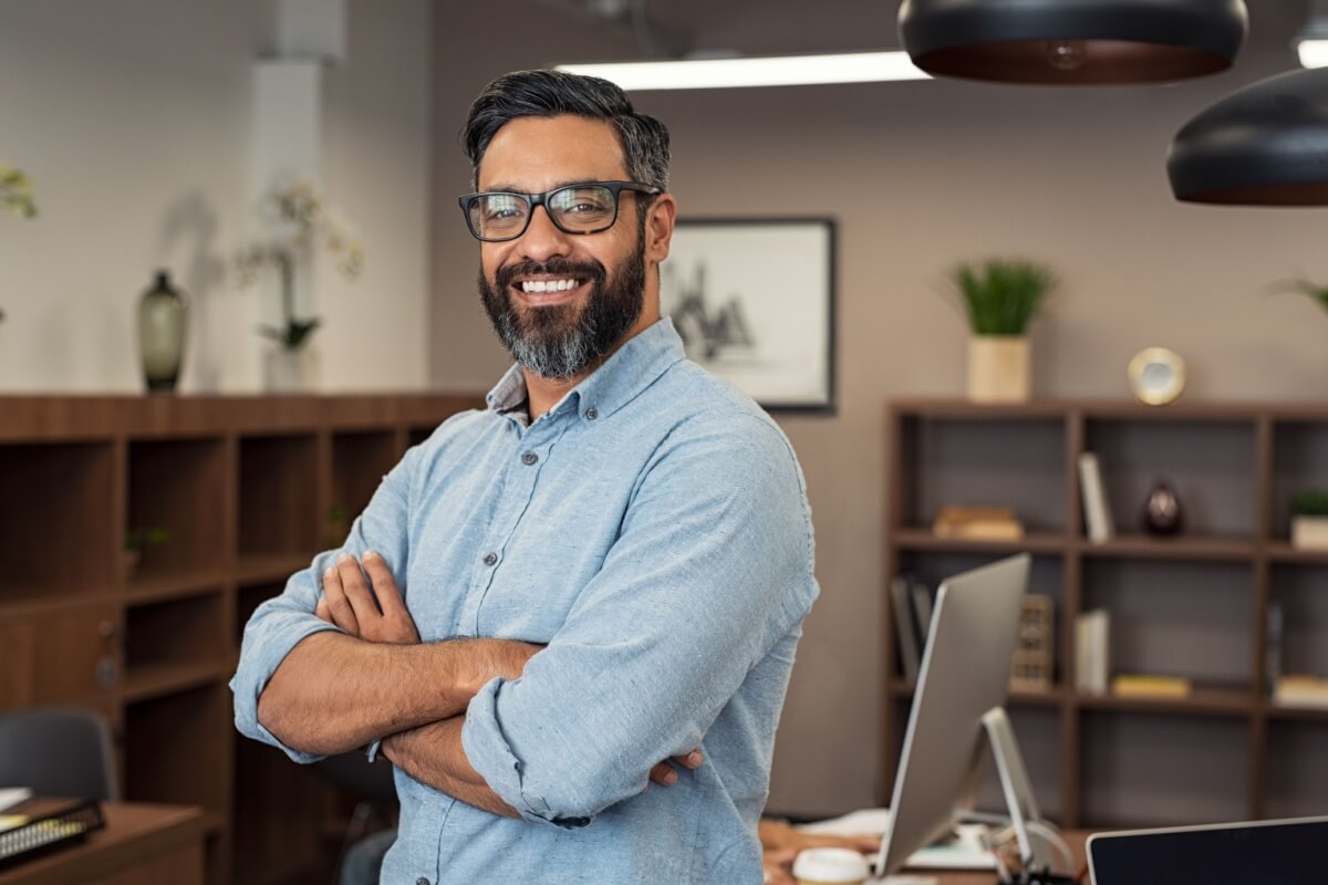 Muitos empreendedores buscam inspiração em diferentes fontes para otimizar suas estratégias e atingir melhores resultados (Imagem: Ground Picture | Shutterstock)