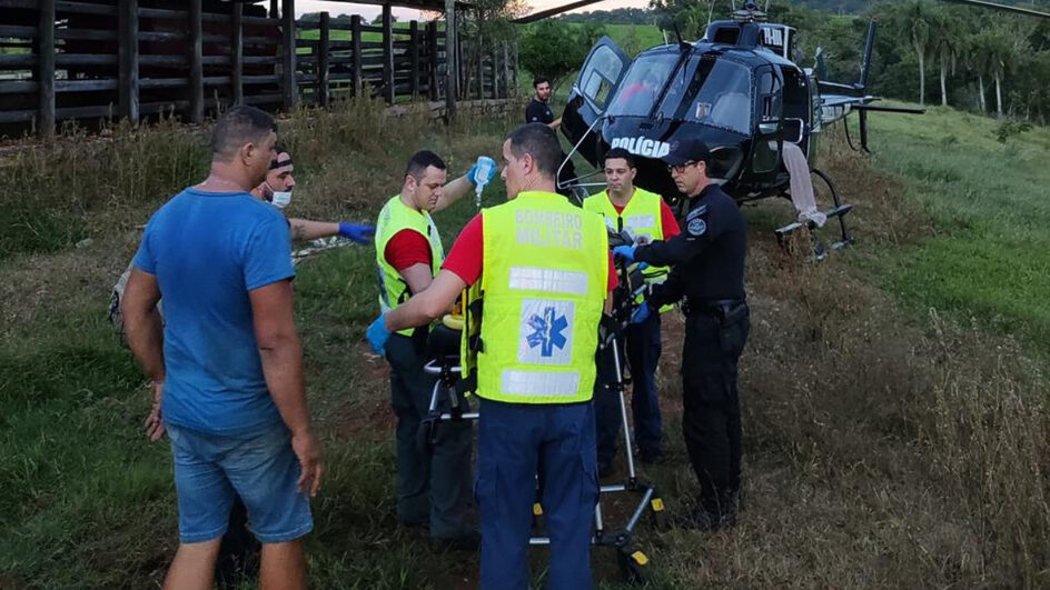Homem fica ferido após ser arremessado por vaca em SC (3)