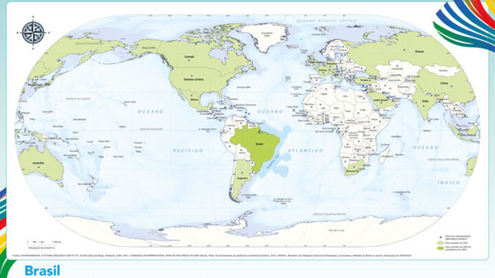 IBGE começa a vender mapa-múndi com Brasil no centro do mundo