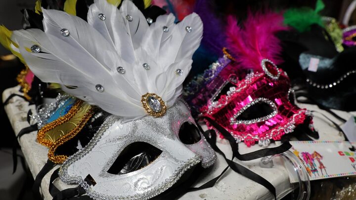 Investigação que apura baile de máscaras em prédio público de Lages deve durar 60 dias