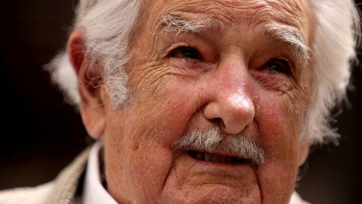 José Mujica, ex-presidente do Uruguai, anuncia tumor no esôfago