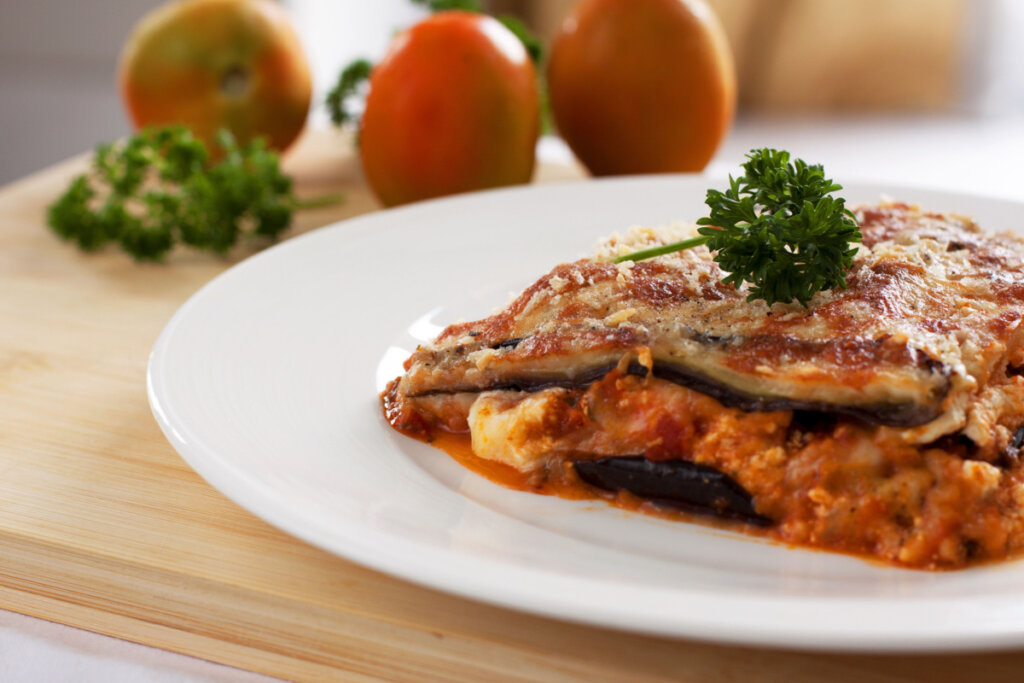 Lasanha vegana de berinjela (Imagem: Dorothy Puray-Isidro | Shutterstock)