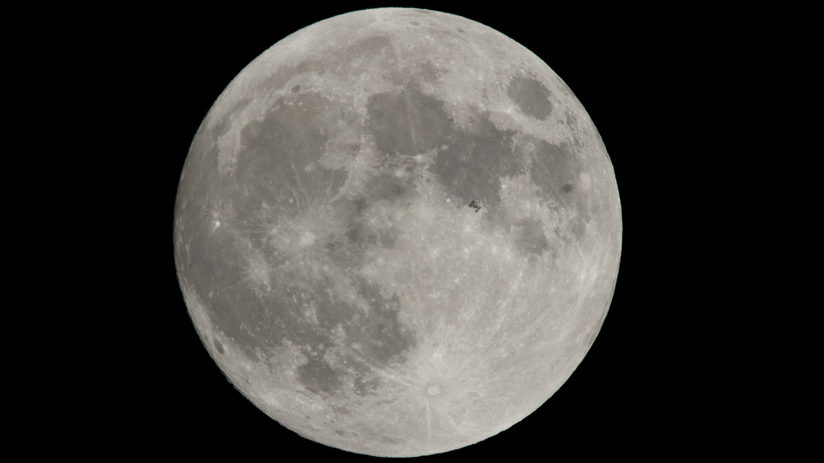 Lua Cheia Rosa será visível em todo o Brasil; saiba quando