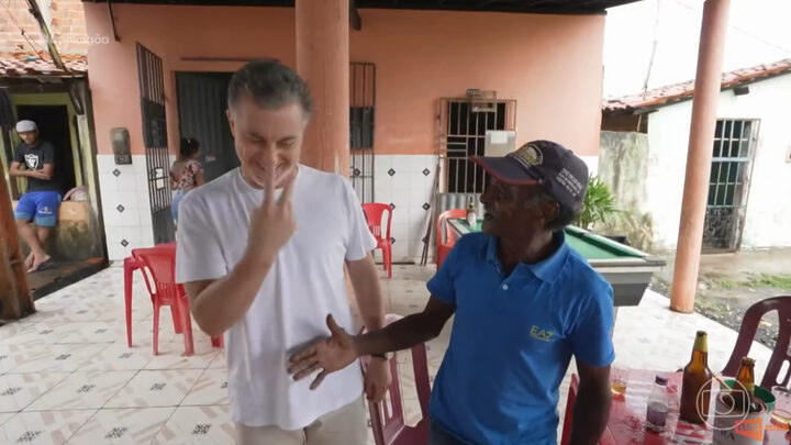 Luciano Huck é confundido com Gugu