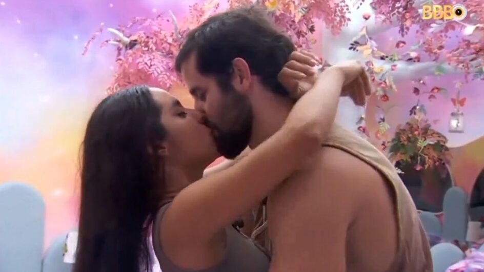 Matteus e Isabelle dão primeiro beijo e decidem esconder romance