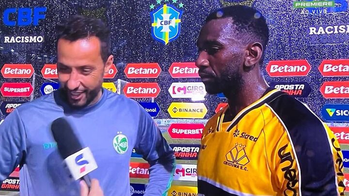 Nenê ajuda em entrevista de Bolassie (Foto: Premiere, Reprodução)