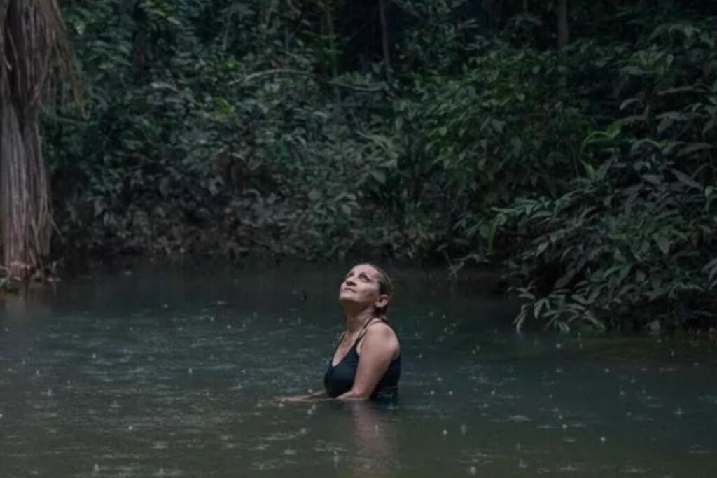 ‘O Território’ explora os conflitos nas terras indígenas no Brasil (Imagem: Reprodução digital | National Geographic)