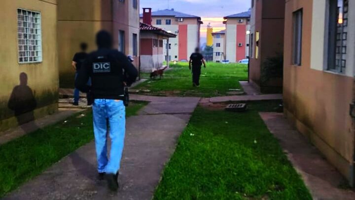 Operação prende suspeitos de envolvimento em homicídio.