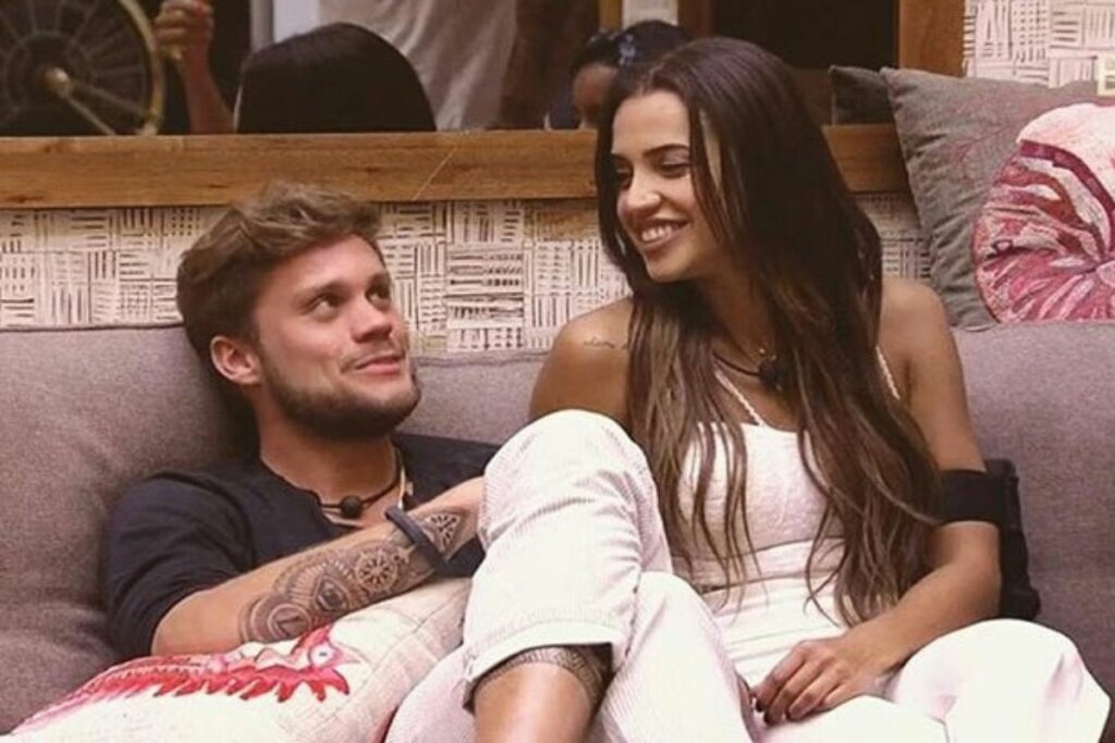 Paula e Breno moram juntos e são pais de Theo (Imagem: Reprodução digital | TV Globo)