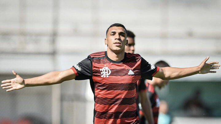 Petterson sempre foi tratado como joia na base do Flamengo (Foto: reprodução, arquivo pessoal instagram)