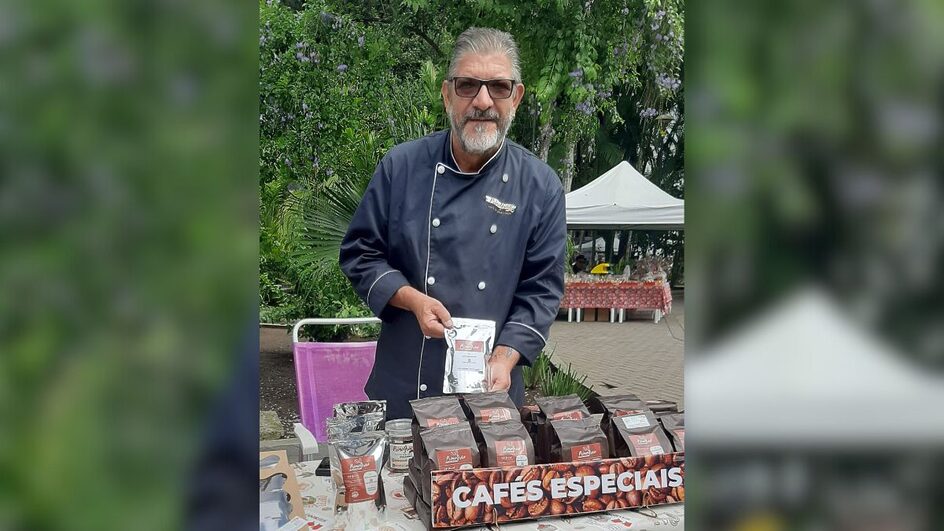 Nilzo Felisberto, criador do “PrimoGrão", um delivery de café gourmet em Criciúma.