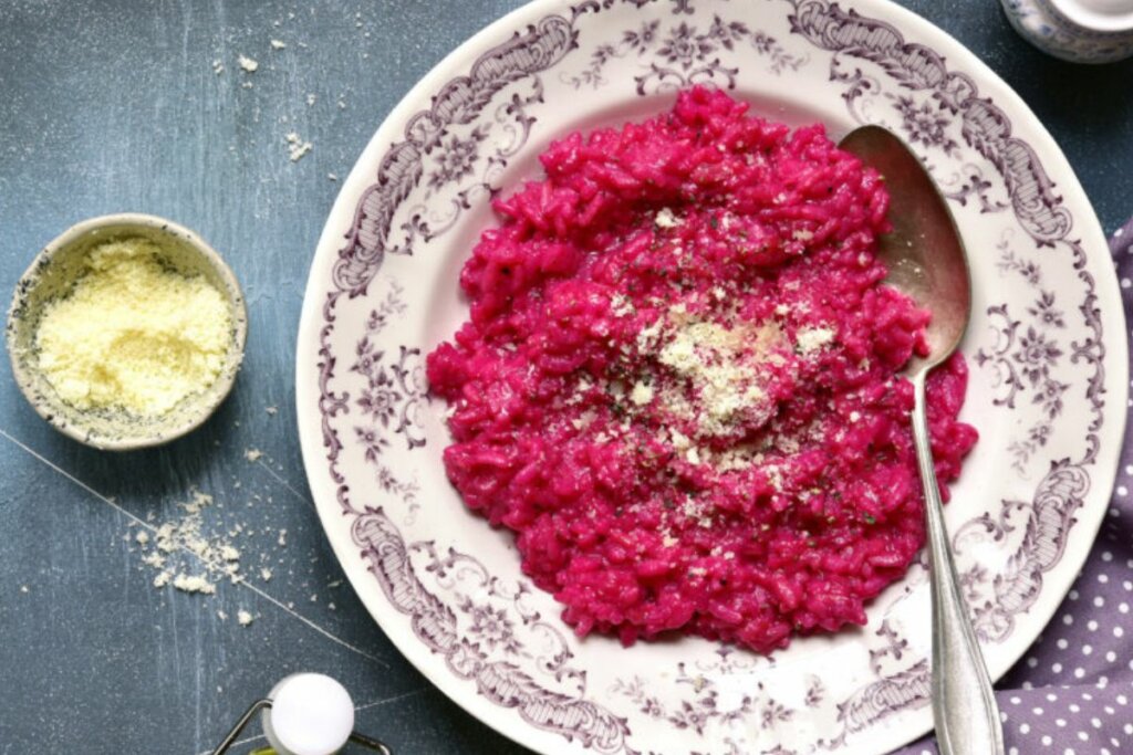 Risoto de beterraba (Imagem: Liliya Kandrashevich | Shutterstock)