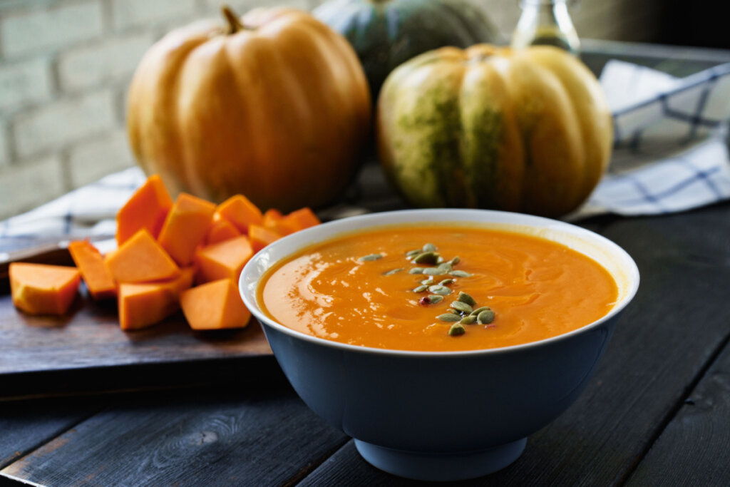 Sopa de abóbora com gengibre (Imagem: FabrikaSimf | Shutterstock)