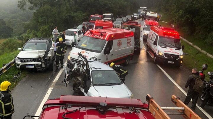 Acidente deixa um morto e três feridos na BR-282 na Grande Florianópolis