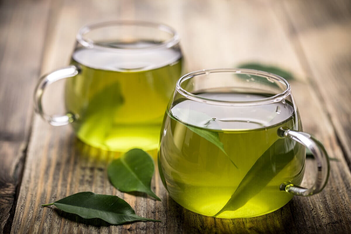 Chá verde com gengibre (Imagem: Grafvision | Shutterstock)