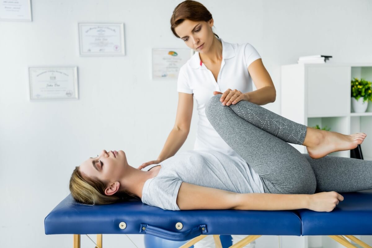 A fisioterapia pélvica é essencial para mulheres em todas as fases da vida (Imagem: LightField Studios | Shutterstock)